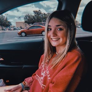 Meet your Posher, Asley